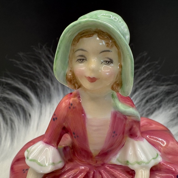 COPY - Royal Doulton miniature figurine "Bo Peep" HN 1811. Shepherdess figurine - Picture 3 of 9